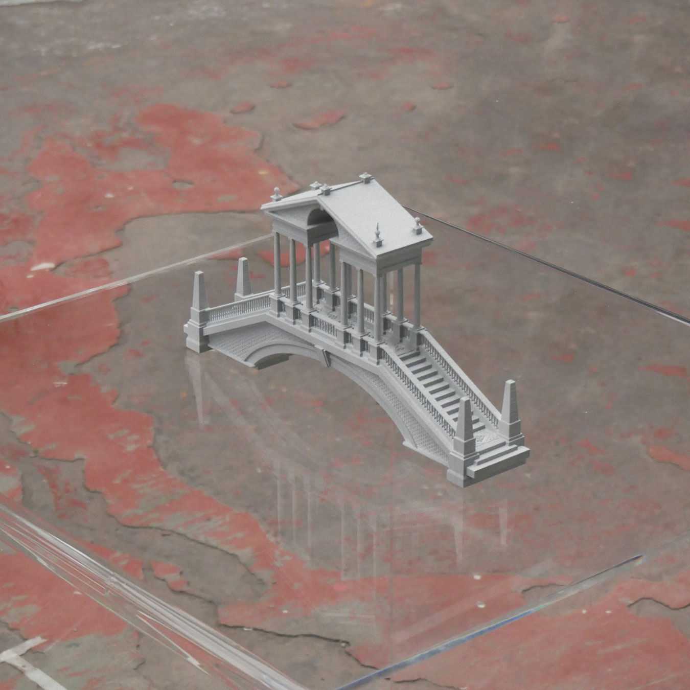 maquette . impression 3D . pont © Emilio Terry [ 1960 ] dans le cadre de l'exposition Miscellaneous Folies, KANAL - Centre Pompidou [ 2018 ]