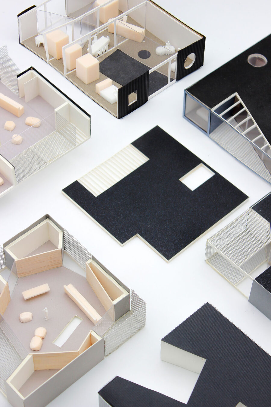 maquettes d'études 1:100, maison du Grand Bois, © mbl architectes [ 2020 ] 
photographie © Nicolas Boulben [ @nicrush_on ]